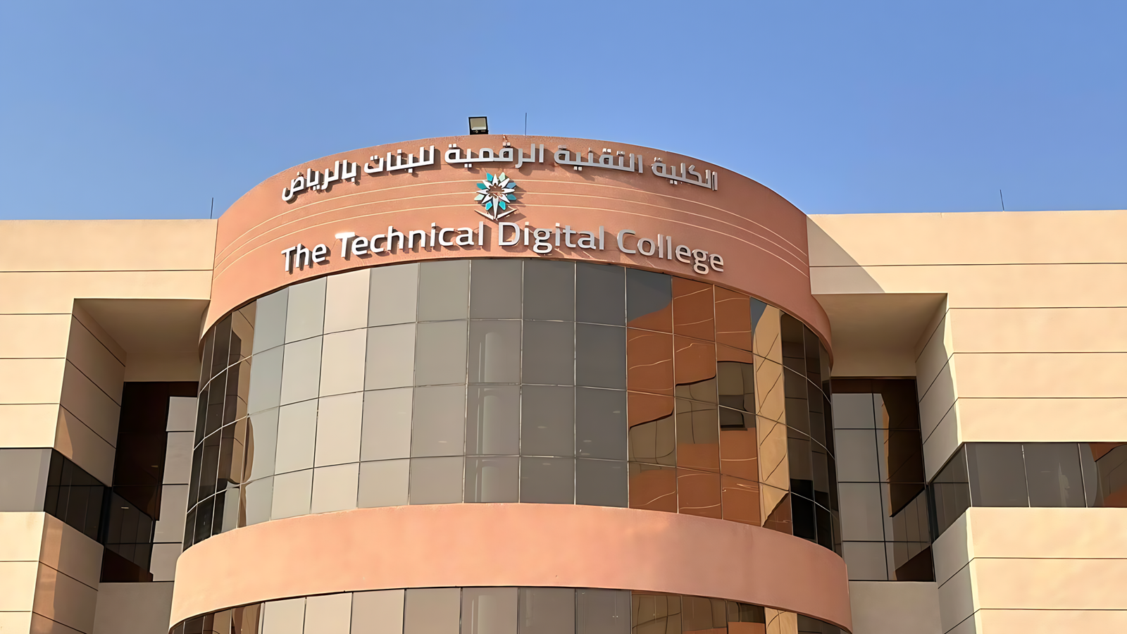 9d2fea67f6cba563d177a657865835d5_imgupscaler.ai_مُسَوِّي_2K